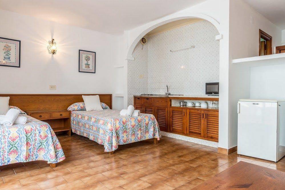 Apartamentos Orosol 2 By Typic Hotels Sant Antoni de Portmany Екстериор снимка