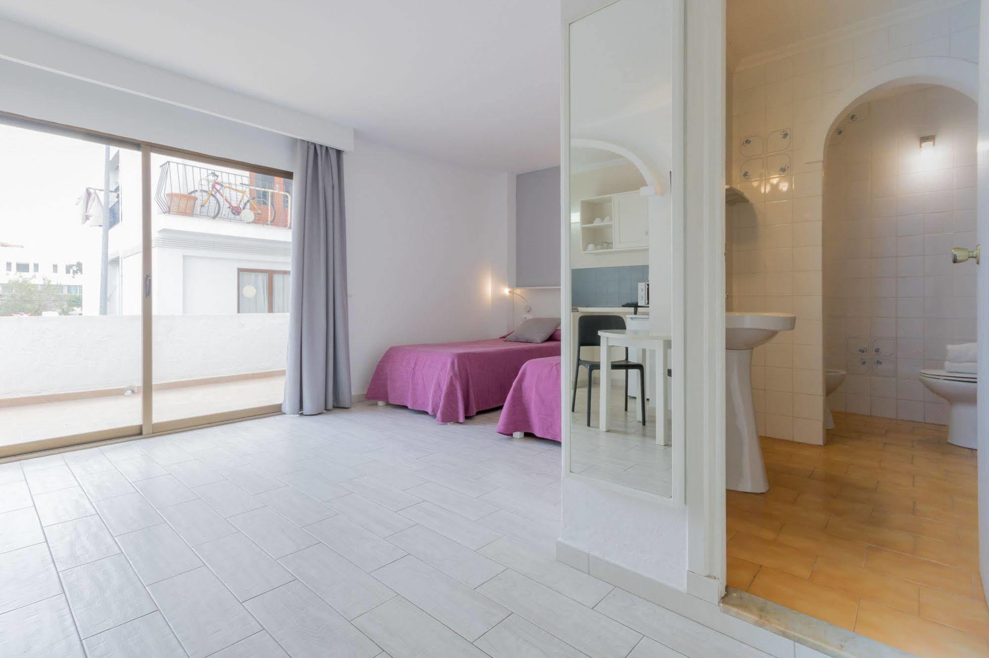 Apartamentos Orosol 2 By Typic Hotels Sant Antoni de Portmany Екстериор снимка